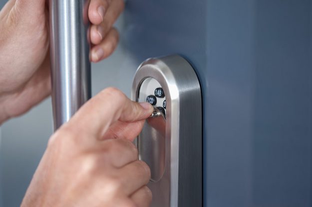 Elektronischer Türbeschlag