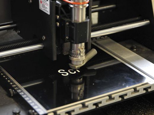 Maschine für Schildergravur